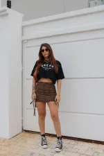 T-shirt feminina 100% Algodão Estampa DREAM combina com jeans, alfaiataria, perfeito para o dia a dia. Monte looks despojados e super confortáveis.