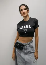 T-shirt feminina 100% Algodão Estampa estampa GIRL POWER, estampa preta nas peças: branco , areia , estampa branco : peça vermelha, esmeralda, laranja , preto e mescla,  é a peça perfeita para um look estiloso, gringo, diferente, motivacional, jovem, in, versátil, trend, combina com jeans, alfaiataria, perfeito para o dia a dia e despojado para usar a noite.