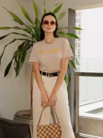T-shirt feminina 100% Algodão No Thanks, estampa metalizada dourada em todas as variações de cores de peças, é a peça perfeita para usar com jeans, alfaiataria, saias e composições tendências.