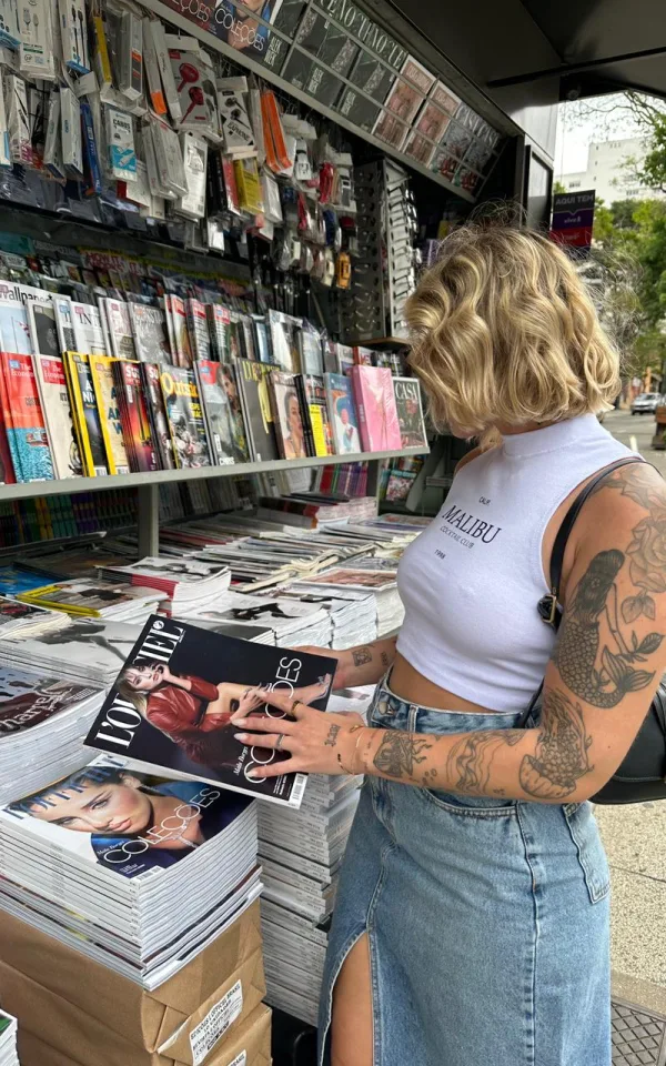 Cropped feminino, tendência em canelado, estampa Malibu é a peça perfeita para um look estiloso, combina com jeans, alfaiataria, saias.