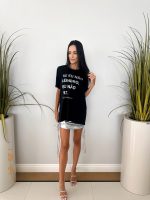 T-shirt Unissex 100% Algodão Estampa Se Eu Não Lembro Eu não fiz é a peça perfeita para um look estiloso, gringo, diferente, jovem, in, versátil, trend, combina com jeans, alfaiataria, perfeito para o dia a dia e despojado para usar a noite. Monte Looks despojados e super confortáveis.