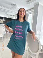 T-Shirt Feminina 100% Algodão Estampa Bloquinho da K  é a peça perfeita para um look estiloso, gringo, diferente, jovem, in, versátil, trend, combina com jeans, alfaiataria, perfeito para o dia a dia e despojado para usar a noite. Monte Looks despojados e super confortáveis.