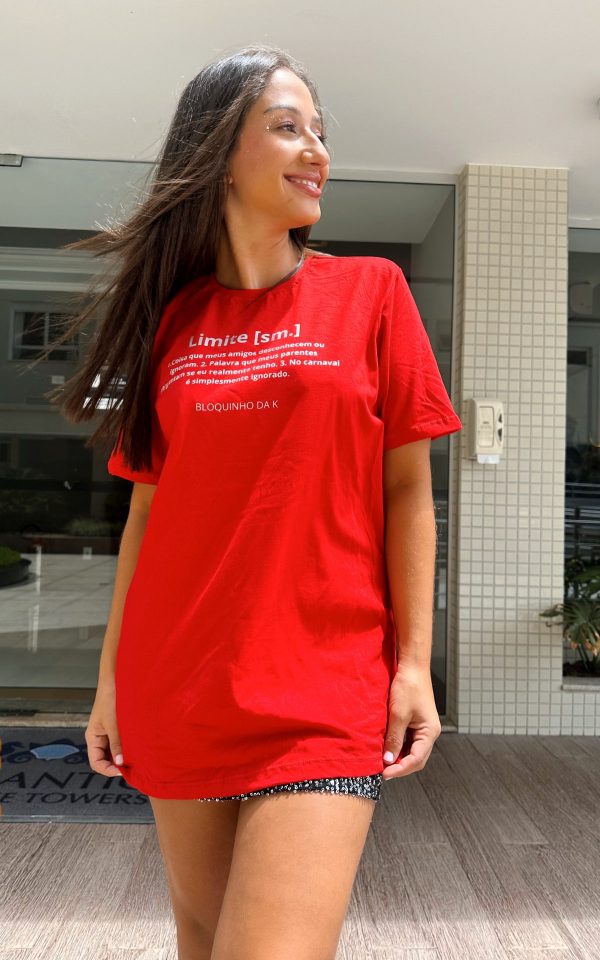 T-shirt Unissex 100% Algodão Estampa Limite é a peça perfeita para um look estiloso, gringo, diferente, jovem, in, versátil, trend, combina com jeans, alfaiataria, perfeito para o dia a dia e despojado para usar a noite. Monte Looks despojados e super confortáveis.