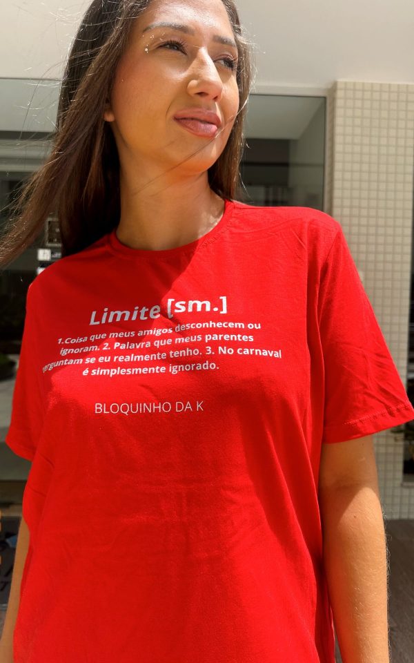 T-shirt Unissex 100% Algodão Estampa Limite é a peça perfeita para um look estiloso, gringo, diferente, jovem, in, versátil, trend, combina com jeans, alfaiataria, perfeito para o dia a dia e despojado para usar a noite. Monte Looks despojados e super confortáveis.