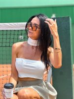tshirt feminina tenista padel ou beach tenis perfeita para looks do dia cropped com faixa de pescoco