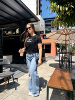 T-shirt feminina signos tendência oversized, barata e de qualidade perfeita para looks estilosos.