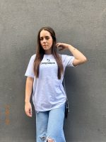 T-shirt feminina signos tendência oversized, barata e de qualidade perfeita para looks estilosos.