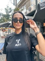 T-shirt feminina signos tendência oversized, barata e de qualidade perfeita para looks estilosos.