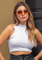 Cropped Feminino Nadador Canelado Rê é a peça perfeita para um look estiloso. Perfeito para festas , sociais entre as amigas, rolês, saidinhas, happy hour, aquele cropped que não falta no carnaval das bloggers.