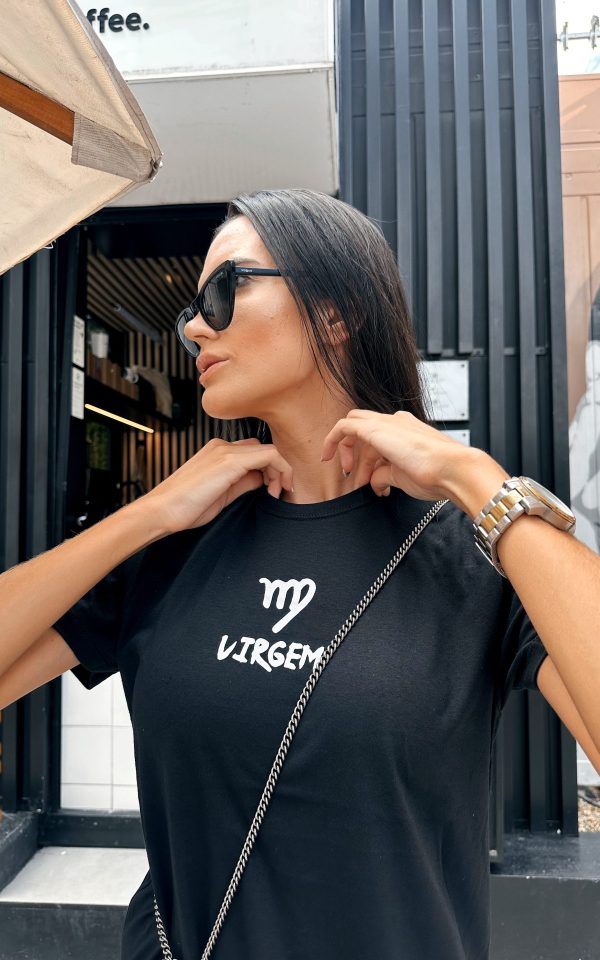 T-shirt feminina signos tendência oversized, barata e de qualidade perfeita para looks estilosos.