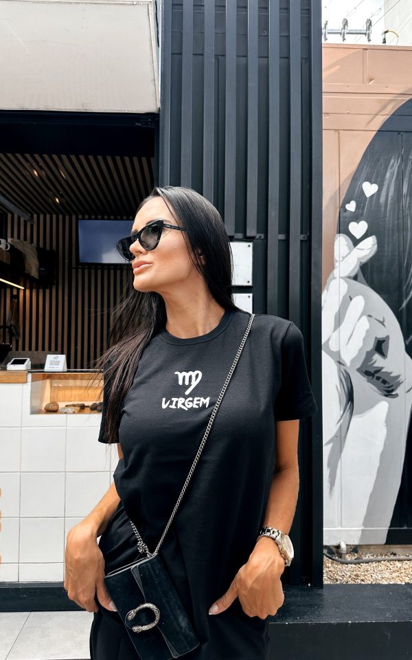 T-shirt feminina signos tendência oversized, barata e de qualidade perfeita para looks estilosos.