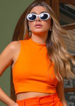Cropped Feminino Nadador Canelado Rê Laranja é a peça perfeita para um look estiloso. Cropped Nadador é Super Usado com Pantalonas Pelas Gringas. Perfeito para festas , sociais entre as amigas, rolês, saidinhas, happy hour, aquele cropped que não falta no carnaval das bloggers.