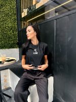 Cropped tendência signos barato e gringo peça perfeita para sair com as amigas .