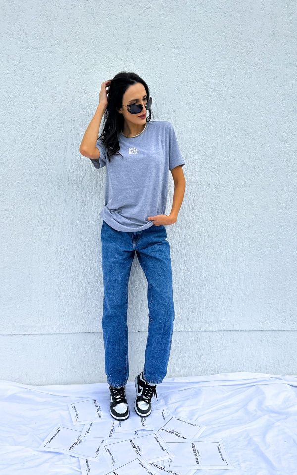 T-shirt Feminina 100% Algodão But First Love Cinza