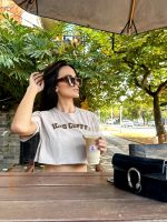 T-shirt Feminina 100% Algodão Bonjour Oui Merci Preto