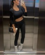 conjunto canelado cropped e calca algodao perfeito para treinar ou usar com blazer promocional